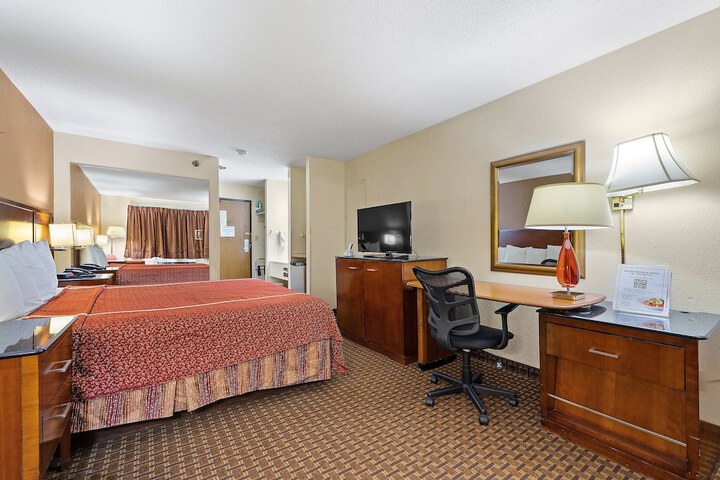 1 King Bed (12 of 16)
