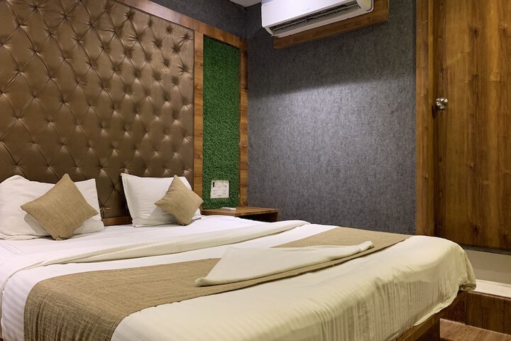 Room 7 of 37
