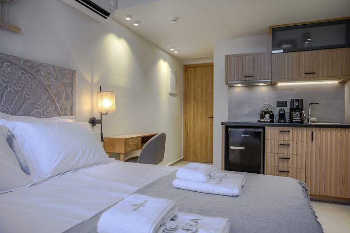 Room 5 of 78