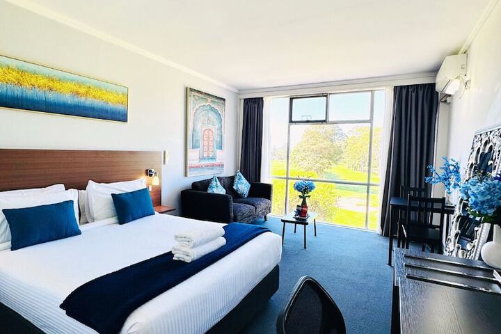 Room 25 of 53