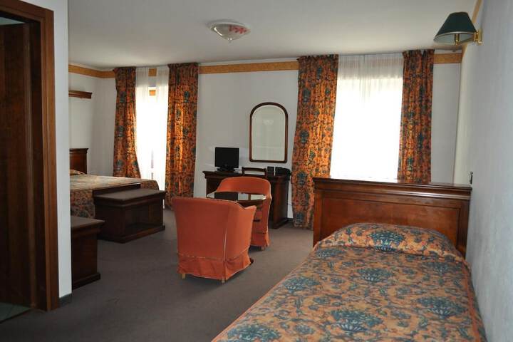 Room 8 of 51