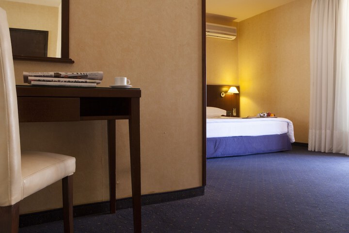 Room 4 of 53