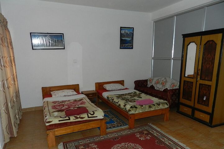 Room 8 of 68