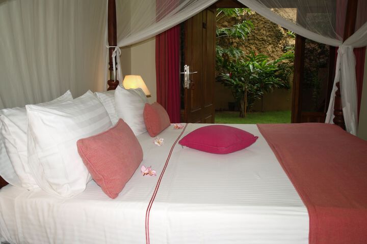 Room 14 of 25