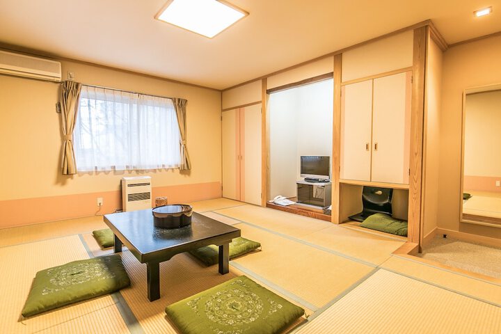Room 6 of 61