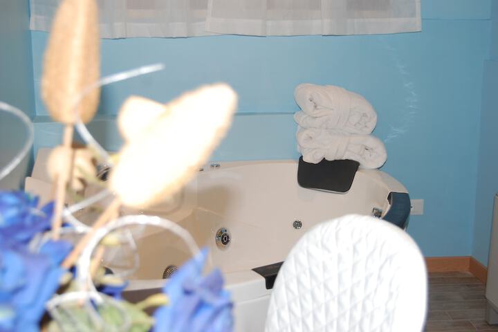 Hot Tub 74 of 90