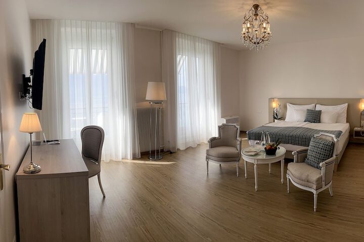 Room 15 of 42