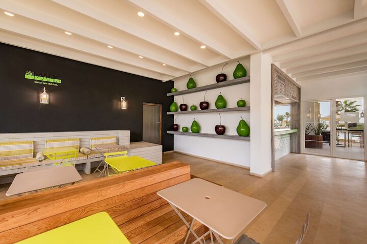 Lounge 159 of 203