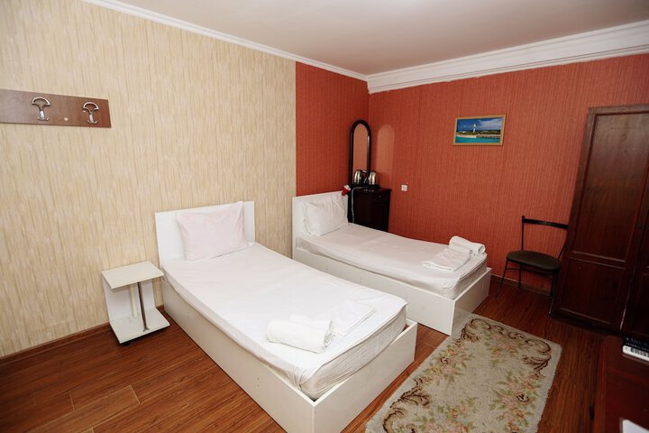Room 35 of 107