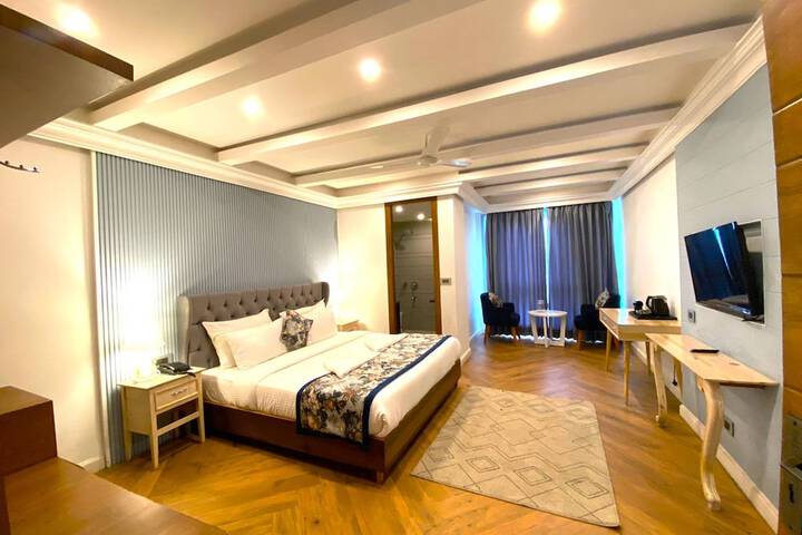 Room 16 of 53
