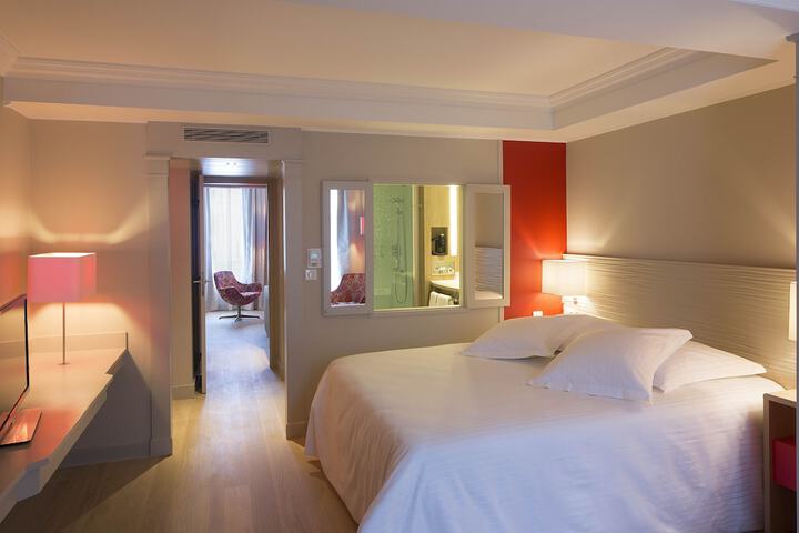 Room 9 of 45