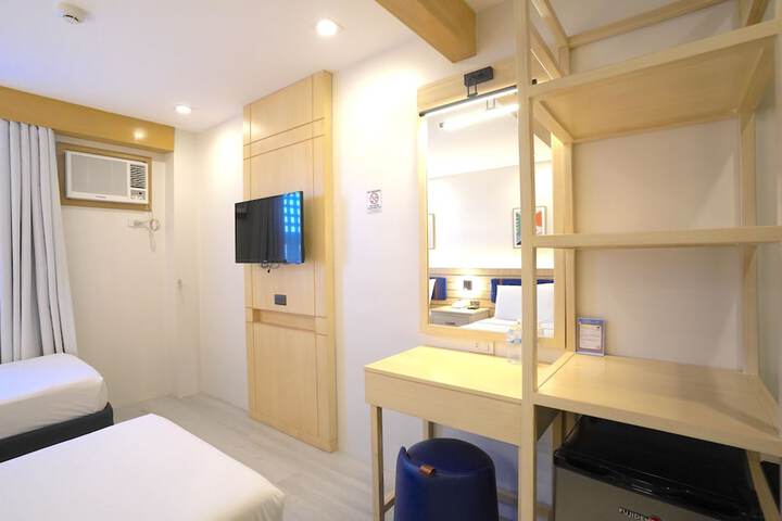 Room 37 of 81