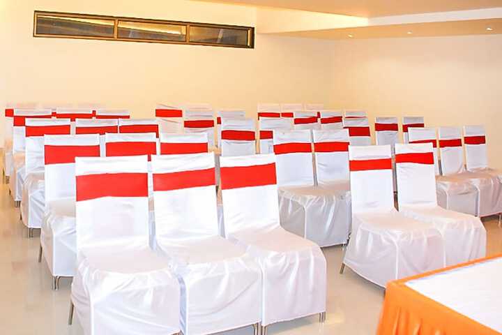 Business Center 23 of 25