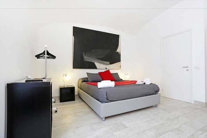 Room 4 of 43