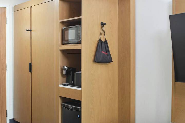 Room 12 of 36