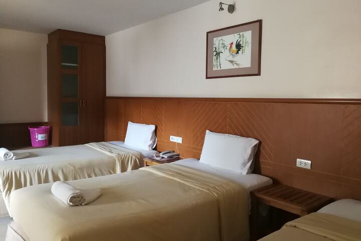 Room 5 of 26