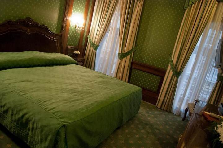 Room 15 of 39