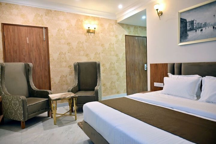 Room 19 of 33