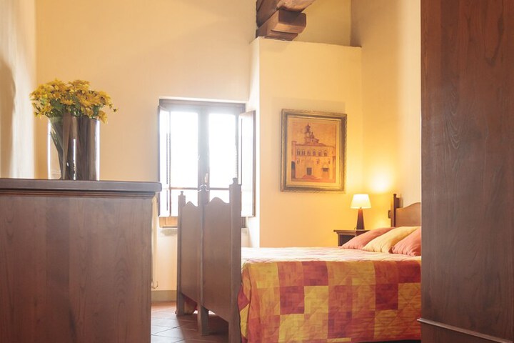 Room 8 of 32