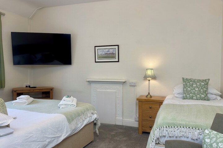 Room 7 of 24