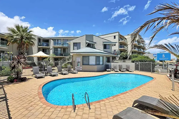 Pool 4 of 38