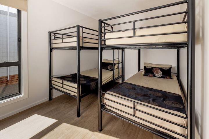 Room 22 of 144
