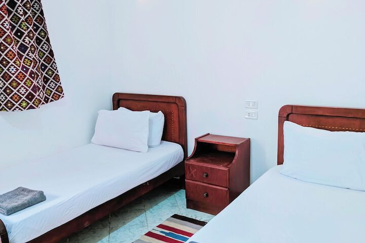 Room 4 of 17