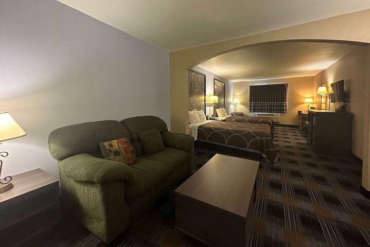 1 Queen Bed (7 of 35)