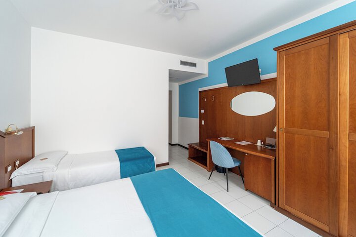 Room 19 of 70