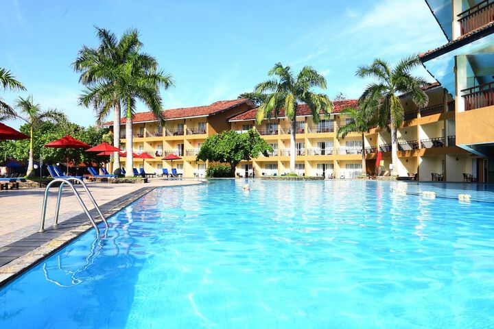 Hotel Pool