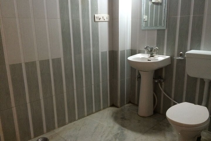 Room 5 of 5
