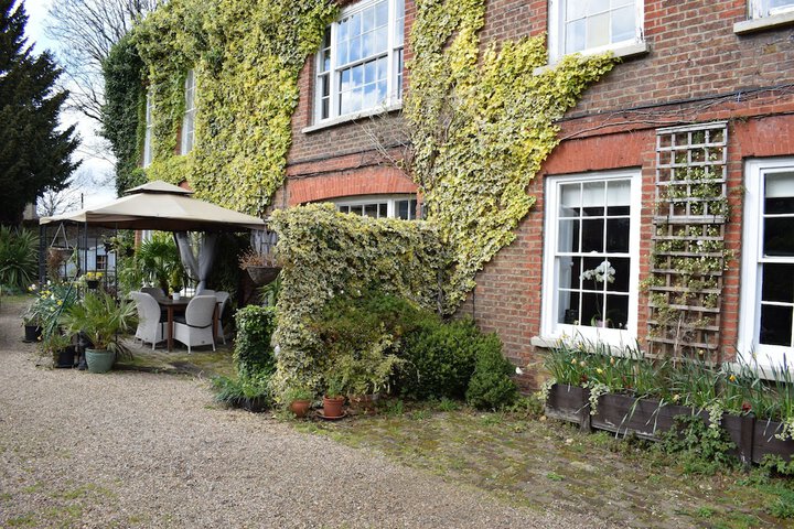 Hotel Entry
