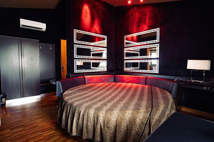 Room 16 of 149