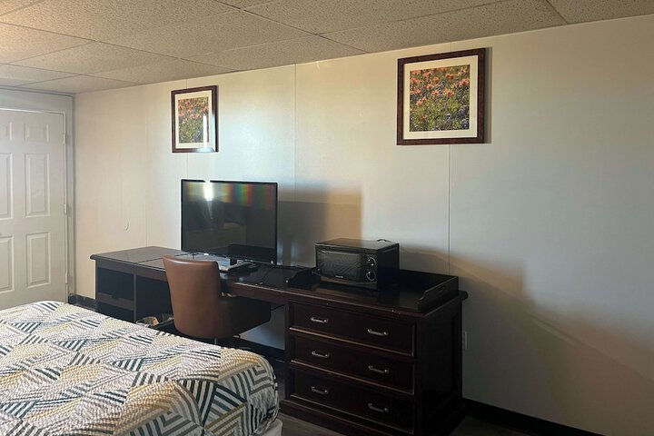 Room 10 of 13