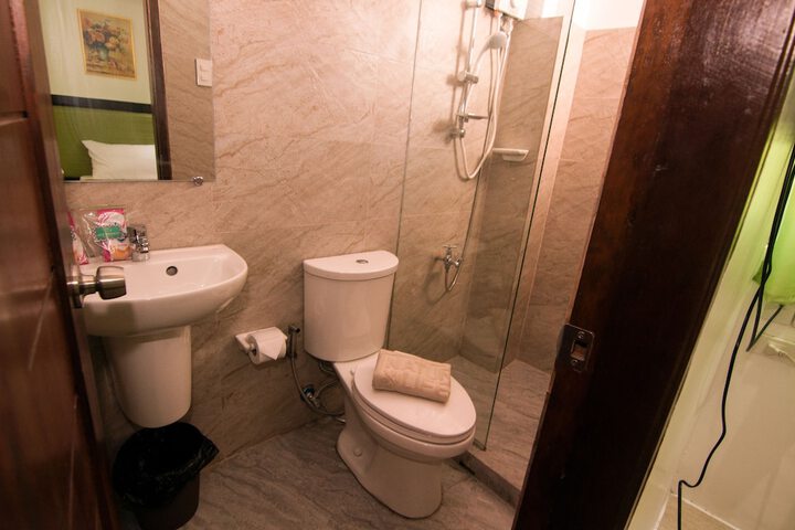 Room 8 of 35