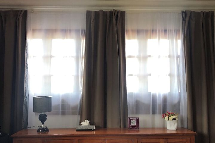 Room 18 of 170