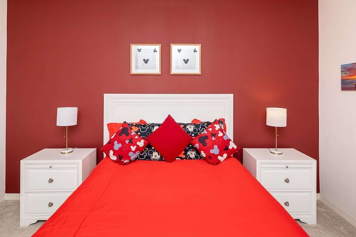 Room 4 of 40