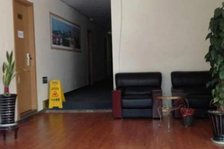 Room 10 of 10