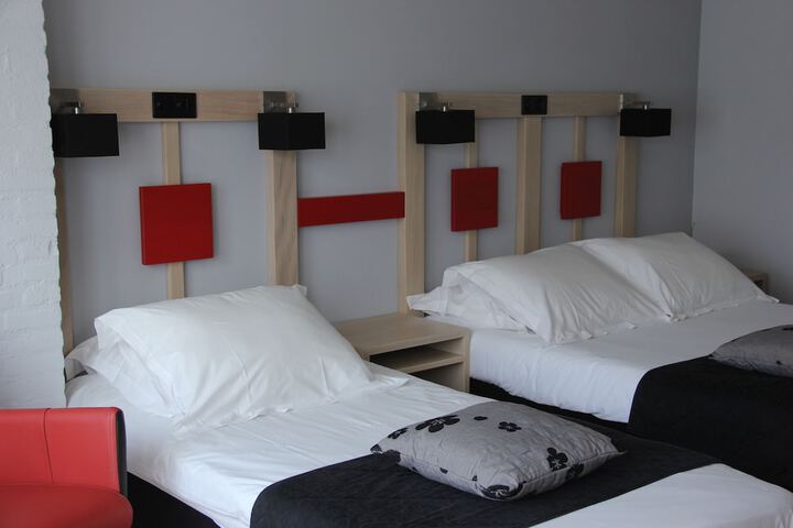 Room 7 of 48