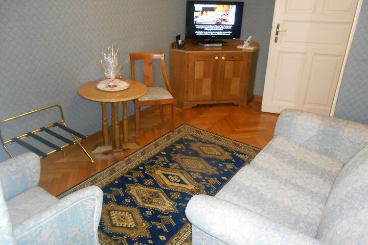 Room 15 of 161
