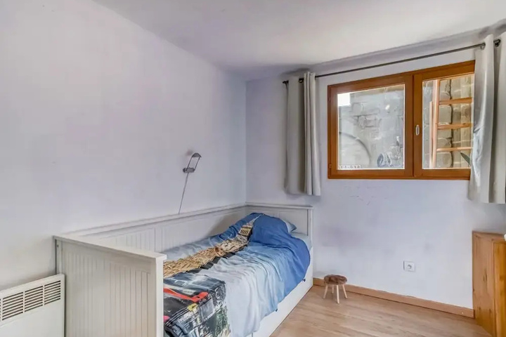 Room 2 of 20