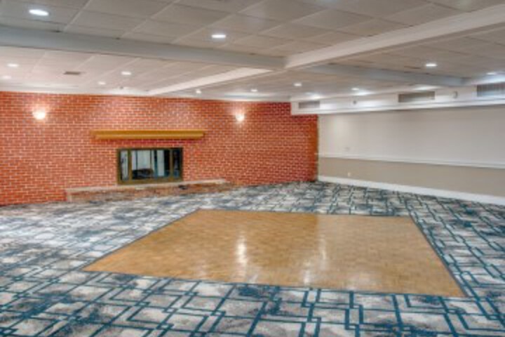 Ballroom/Hall 42 of 51