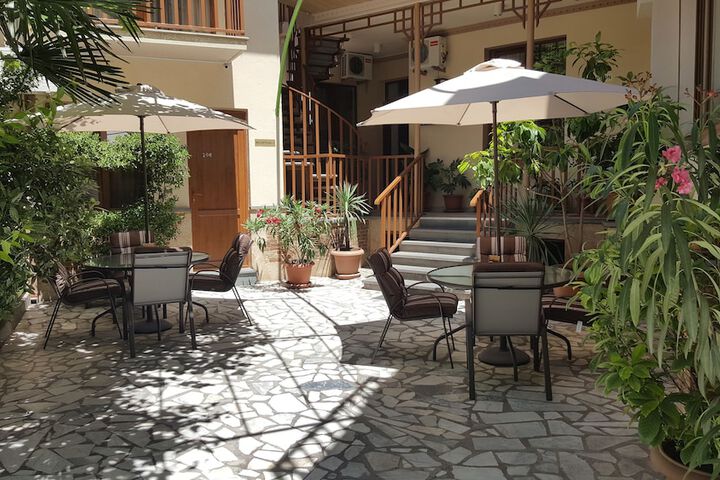 Hotel Exterior 37 of 37