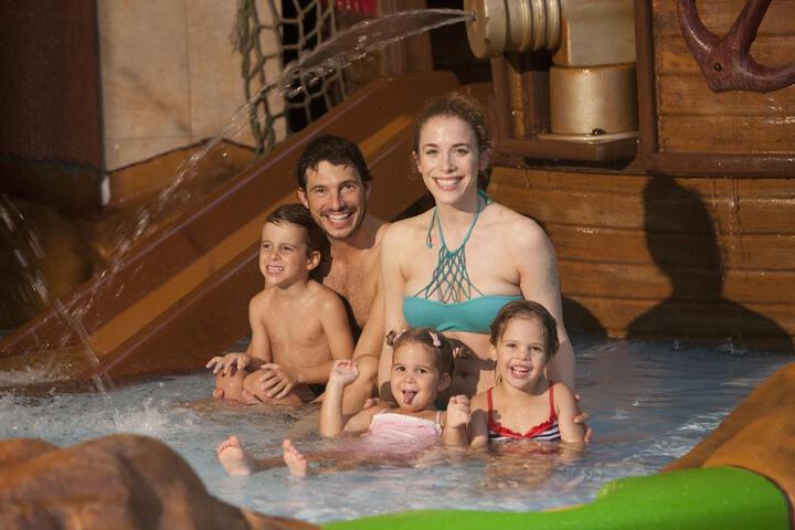 Hotel Pool