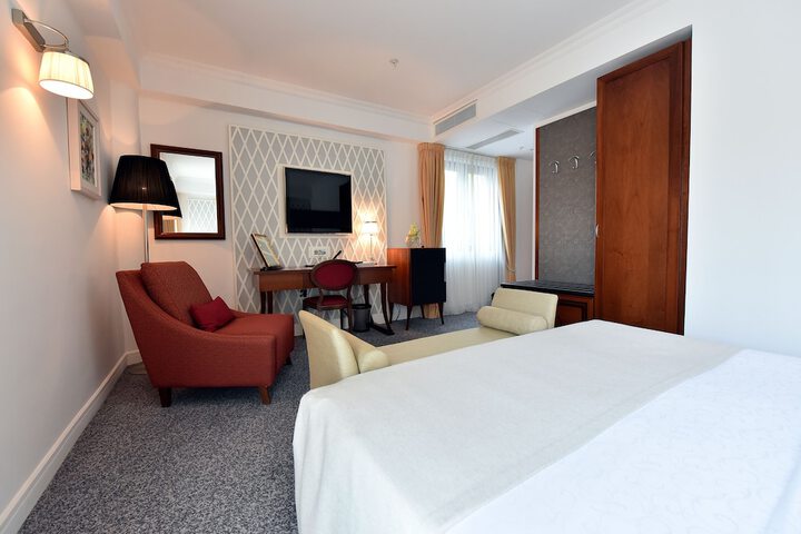 Room 12 of 61