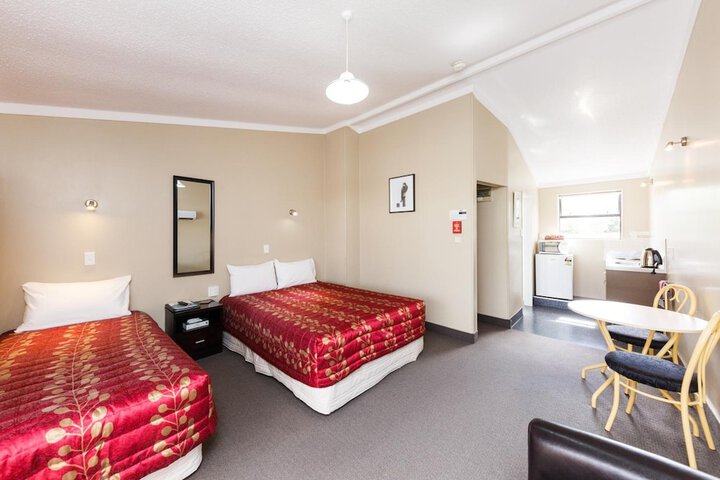 Room 8 of 37