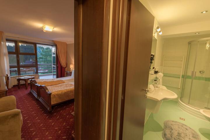 Room 18 of 73