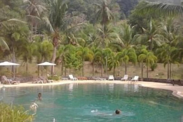 Hotel with Pool