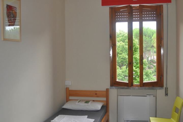 Room 7 of 29