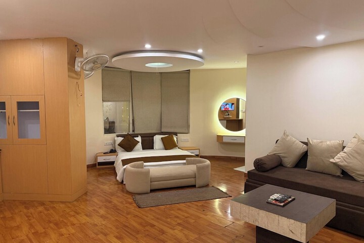 Room 28 of 51